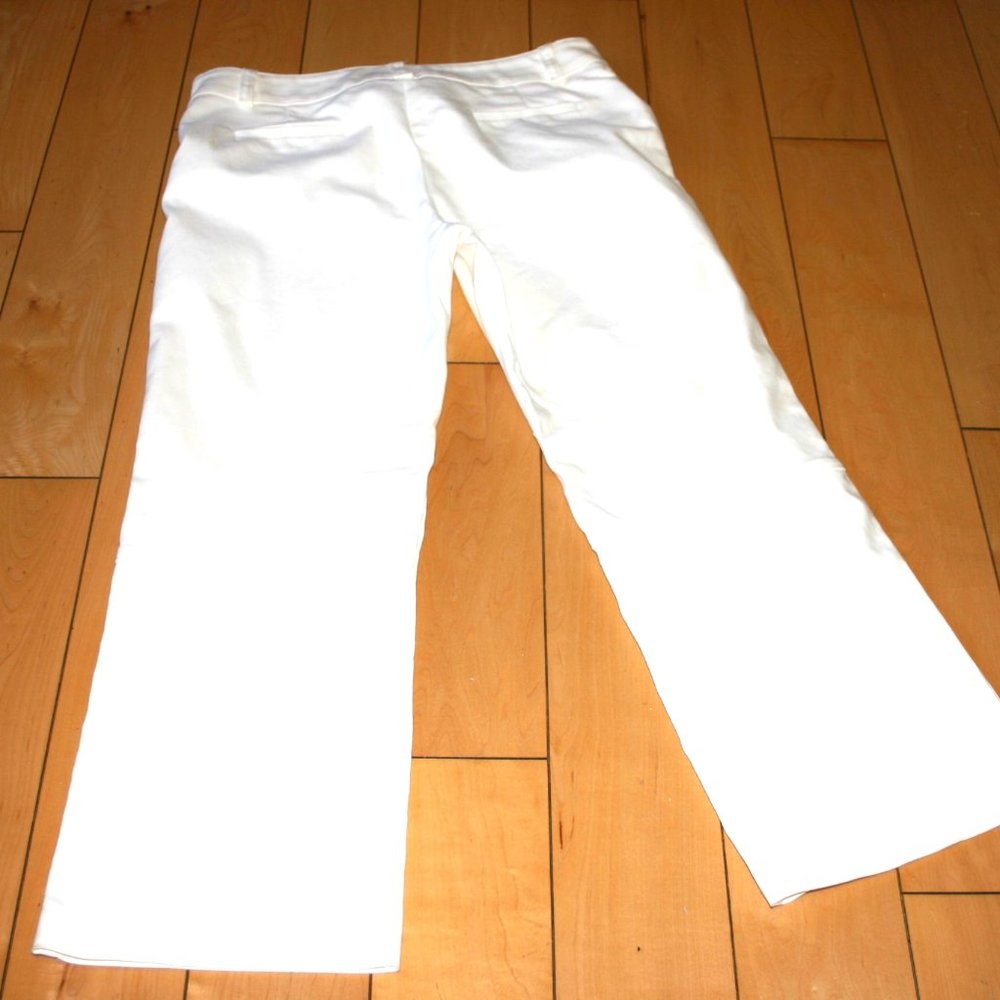 A*B*S by Allen Schwartz White Pant Size 8--97% Cotton Crop Pant + Rests on Hip